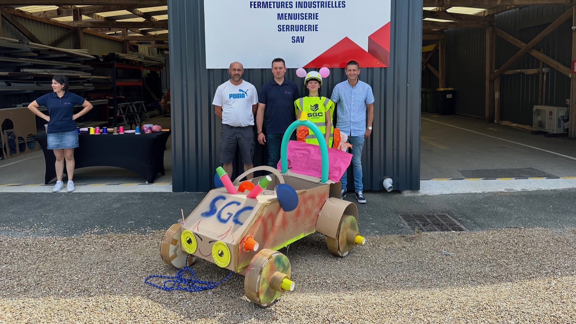 Team building voiture en carton